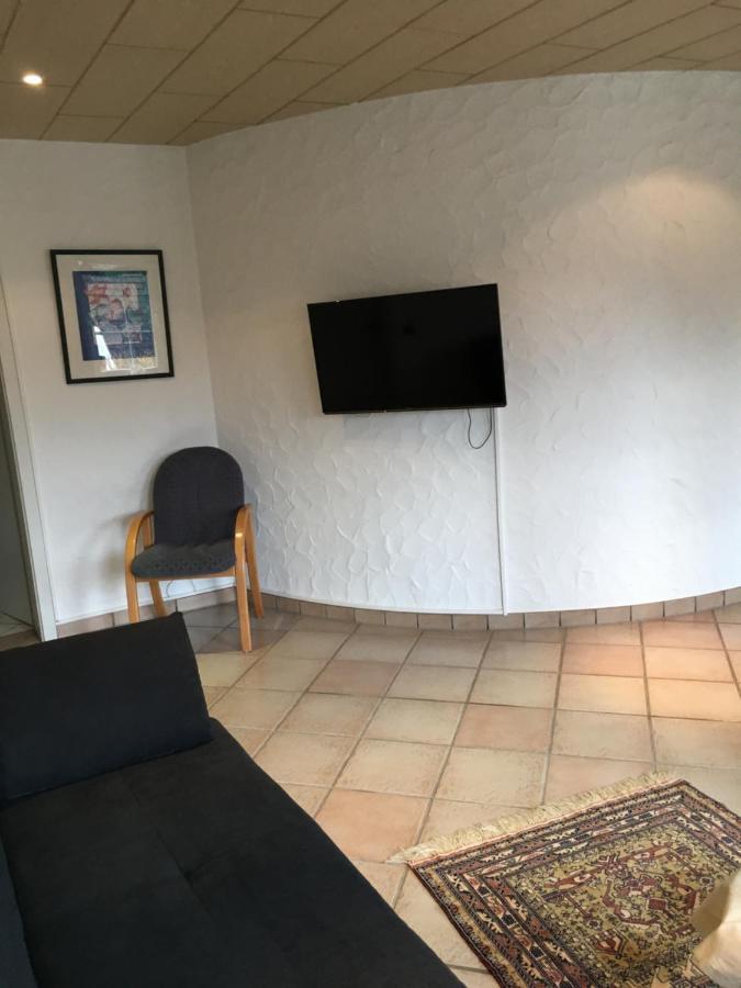 Ferienwohnung Nett อาเดเนา ภายนอก รูปภาพ