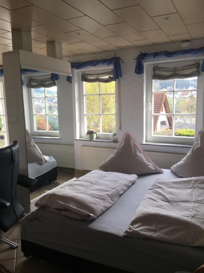Ferienwohnung Nett อาเดเนา ภายนอก รูปภาพ